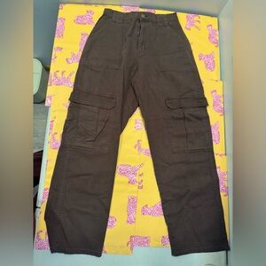 Garage woman’s mid rise, cargo pants straight leg